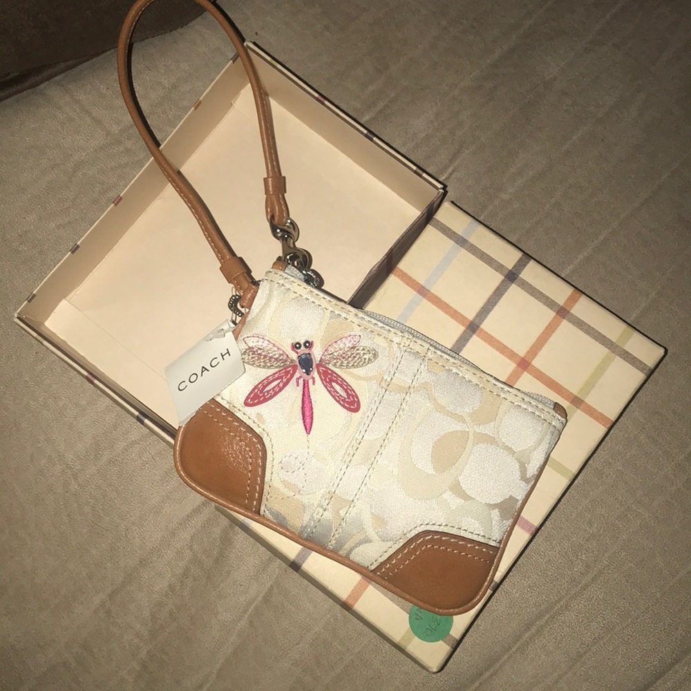 COACH WRISTLET NEVER USED! HAMPTONS OPTIC PRINT!